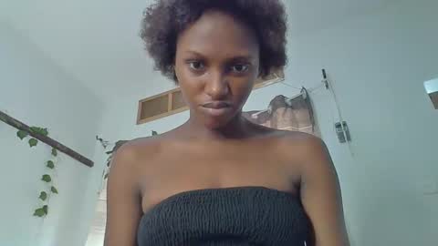Snapshot of spicebae256 chatting on October 2, 9:08 am Smiles online show from October 2, 9:08 am