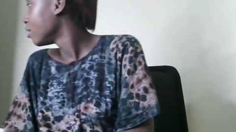 Snapshot of spicebae256 chatting on October 28, 9:32 am Smiles online show from October 28, 9:32 am