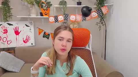 spicy_lexi online show from October 20, 6:18 am