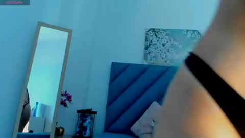 spicyinkk online show from April 19, 7:38 pm