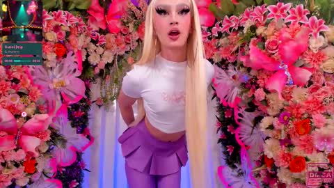 Snapshot of spicysluts chatting on October 10, 3:34 am  Alison  Sharon  online show from October 10, 3:34 am