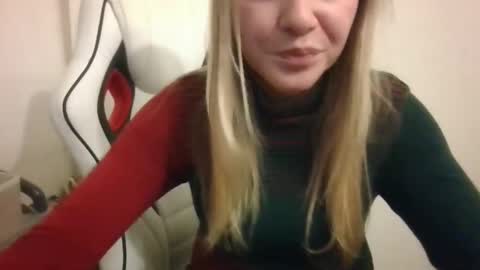 FREE ONLY FANSy online show from December 5, 9:33 pm