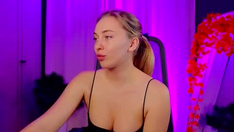 Kate online show from November 8, 3:59 pm