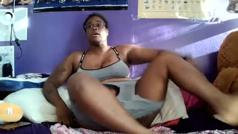 Snapshot of staceesparklezxxx chatting on December 13, 6:59 pm Stacee online show from December 13, 6:59 pm