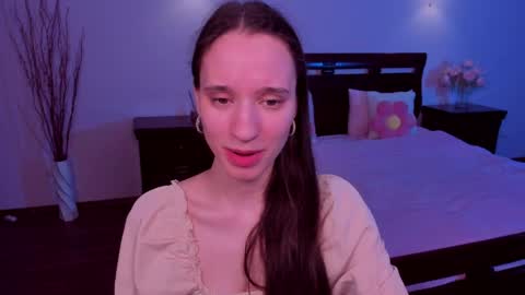 StaceyCutie online show from April 3, 9:00 pm