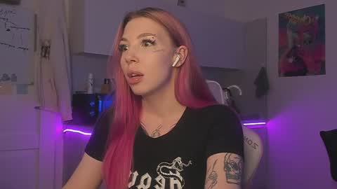 Stacy online show from December 20, 9:28 pm