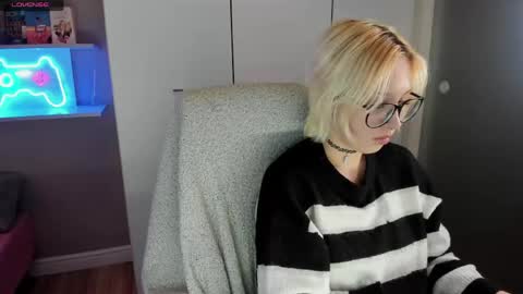 Kate online show from May 16, 8:51 pm