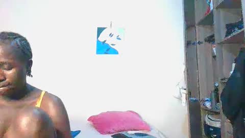 lia online show from April 12, 6:01 pm