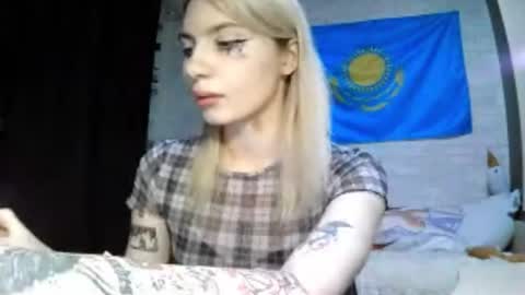 Katie online show from September 21, 2:43 pm