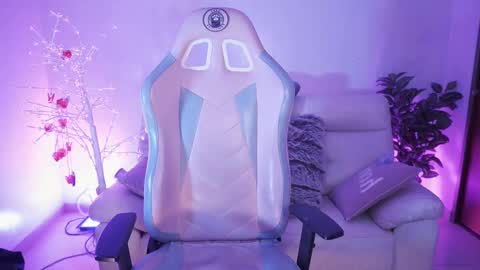 Yoko online show from October 8, 1:02 am