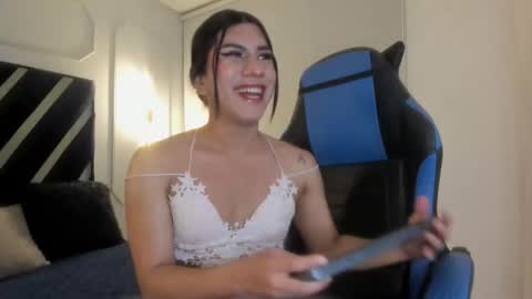 Stefany Bratz online show from February 19, 12:10 am