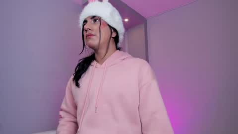 Stefany Bratz online show from April 14, 5:00 am