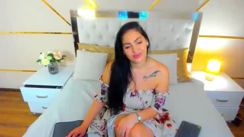 Stella Nelson online show from November 6, 8:17 am