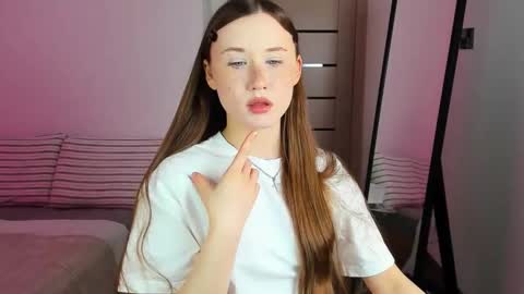 Snapshot of stella_sunny chatting on October 9, 6:02 pm stella_sunny online show from October 9, 6:02 pm