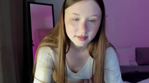 Snapshot of stella_sunny chatting on January 10, 8:18 am stella_sunny online show from January 10, 8:18 am