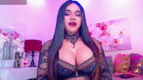 CALL ME STELLA online show from December 19, 9:27 am