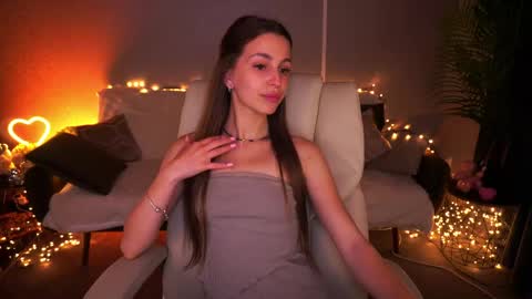 stellahoneywell online show from May 11, 3:07 pm