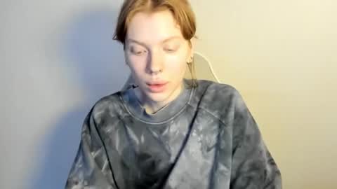 S T E L L A online show from December 18, 8:31 am