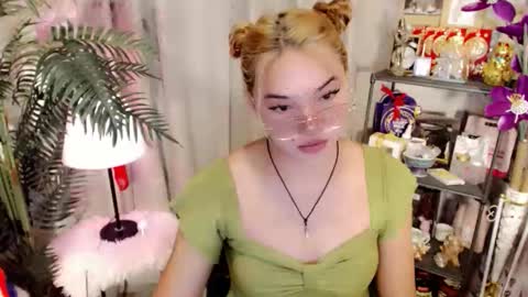 Stella sweet online show from April 13, 1:10 am