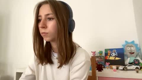 Emilia online show from October 20, 11:15 am