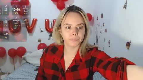 Stephanie   online show from March 26, 10:53 am