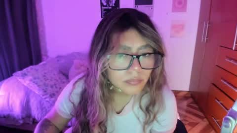 Stephanie  online show from April 16, 2:22 am