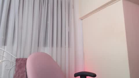 stephany_rodriguez_ online show from September 25, 1:29 pm