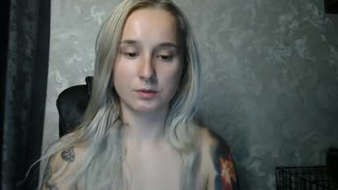 Snapshot of stephiepink chatting on September 28, 8:23 am Grace online show from September 28, 8:23 am