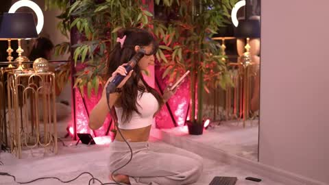 Steph online show from April 2, 7:48 am