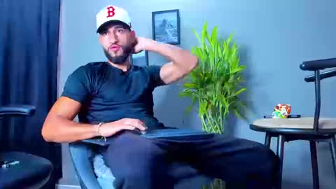 Snapshot of stev_velez chatting on September 24, 2:46 pm Steve  online show from September 24, 2:46 pm