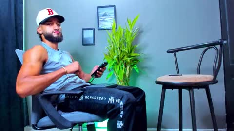 Snapshot of stev_velez chatting on October 10, 7:19 pm Steve  online show from October 10, 7:19 pm