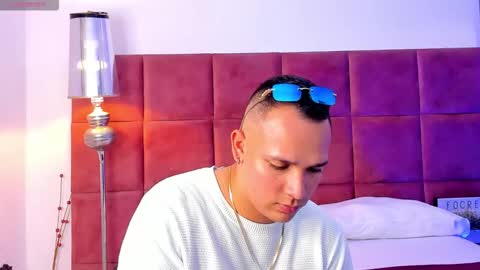 steve__ross online show from December 15, 4:19 am