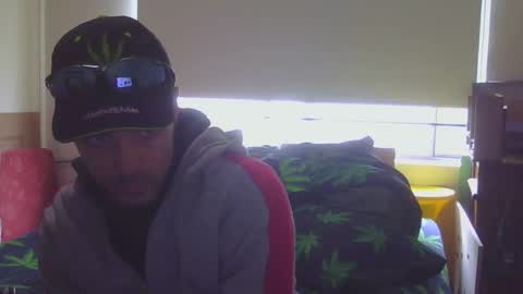 Snapshot of steveaussie chatting on October 9, 2:06 am Australian420 online show from October 9, 2:06 am