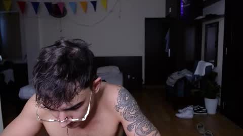 Snapshot of steveoceanbeanhuge chatting on September 25, 10:11 am Alex   online show from September 25, 10:11 am