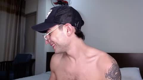 Snapshot of steveoceanbeanhuge chatting on February 26, 6:48 pm Alex   online show from February 26, 6:48 pm