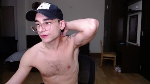 Snapshot of steveoceanbeanhuge chatting on February 27, 8:42 pm Alex   online show from February 27, 8:42 pm