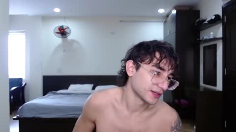 Snapshot of steveoceanbeanhuge chatting on January 14, 4:15 am Alex   online show from January 14, 4:15 am