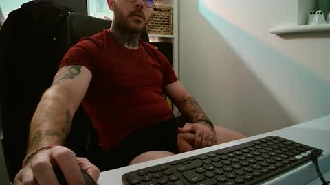 Snapshot of stevie_rae chatting on October 27, 9:37 pm stevie_rae online show from October 27, 9:37 pm
