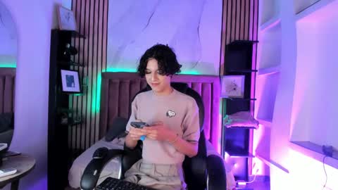 Sthepano  online show from June 2, 3:52 am