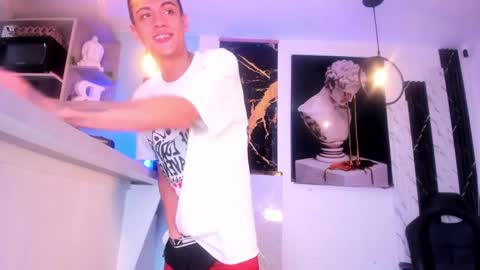 Stiven  brendan online show from December 18, 5:37 am