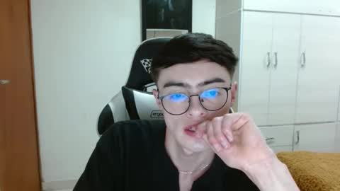 stiv_grant online show from January 25, 9:25 pm