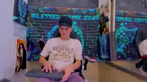 friends online show from February 12, 4:27 am