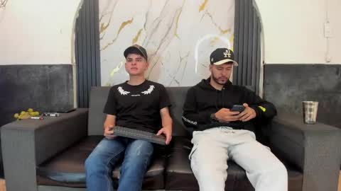 friends online show from March 21, 6:52 am