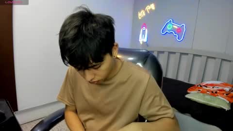 Stiwen online show from December 2, 12:36 pm