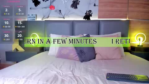 Stone Lee  online show from October 24, 7:20 am