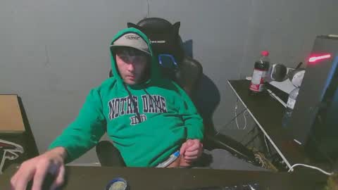 stonedpanda77 online show from December 18, 5:15 am