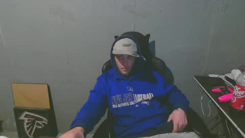 stonedpanda77 online show from December 15, 5:34 am