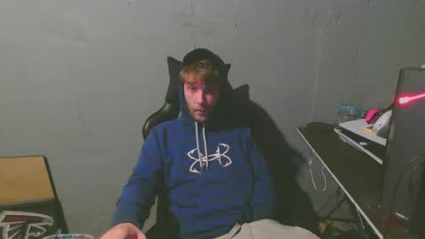 stonedpanda77 online show from January 7, 5:33 am