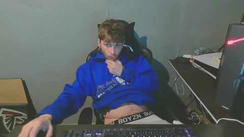 stonedpanda77 online show from December 28, 8:16 am