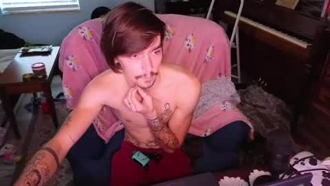 Snapshot of str8whiteboy21 chatting on October 13, 6:21 pm str8whiteboy21 online show from October 13, 6:21 pm